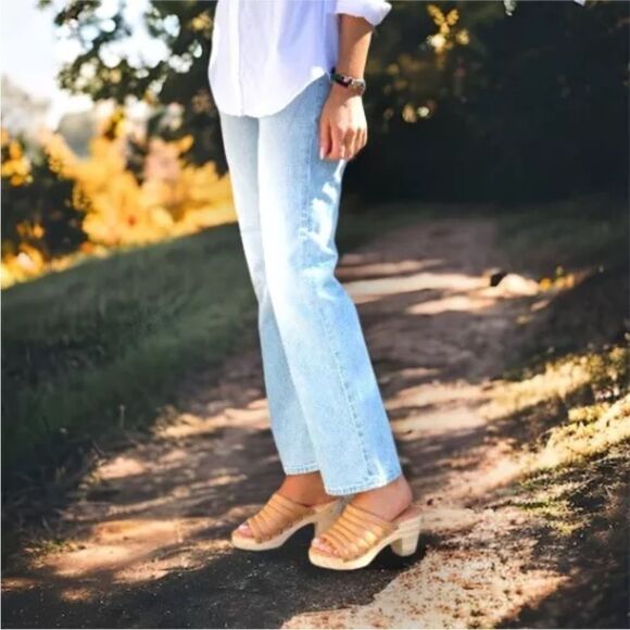 NEW BEEK Roller Clogs in tan - Picture 6 of 8